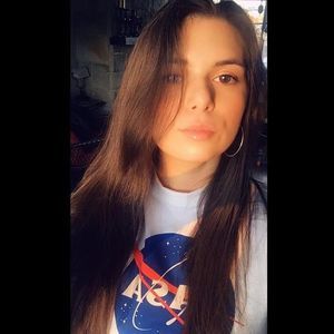 Meet your Posher, Bela